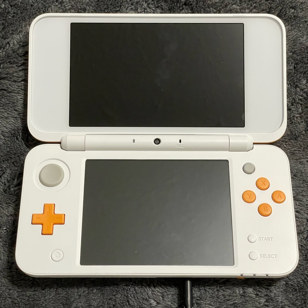 Nintendo 2DS XL